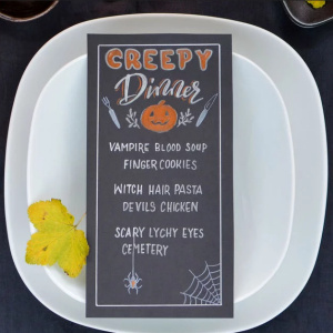 Menükarte für ein Creepy Halloween Dinner - zur Anleitung